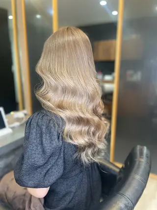 ロング カラー RIEブリーチ& エクステ特化型のヘアスタイル