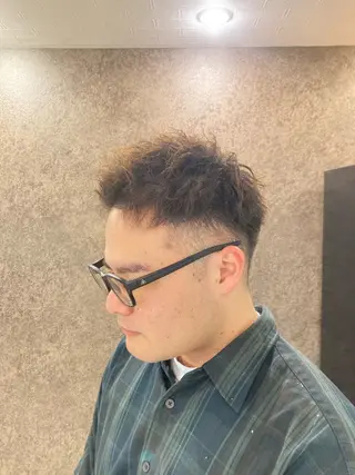 ショート パーマ メンズ トミモト アユムのヘアスタイル