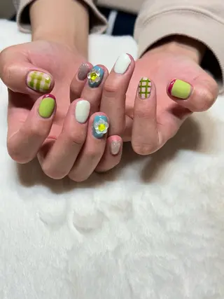 ショート yuka ⭐︎のネイルデザイン