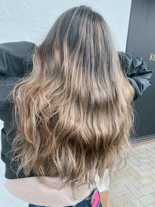 ロング カラー トップスタイリスト/ アユミのヘアスタイル
