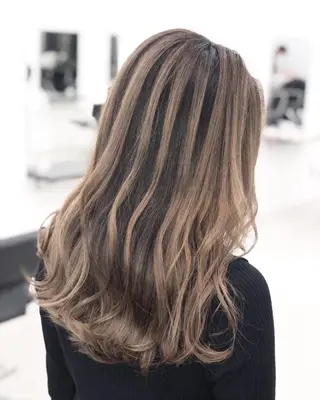 セミロング カラー ブリーチ 透明感HIDEのヘアスタイル