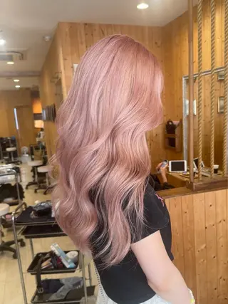 ロング ハイトーン belle ナホのヘアスタイル