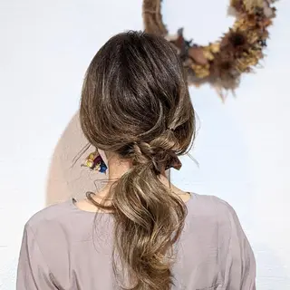 セミロング ヘアアレンジ HIKARI@ Ruheplatzのヘアスタイル