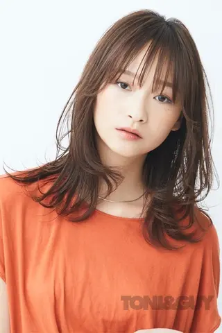 ミディアム カラー パーマ KONOMI スタイリストのヘアスタイル