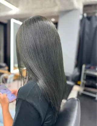 カラー 橋爪 朱音のヘアスタイル