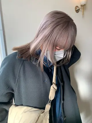 セミロング カラー 本間 結衣のヘアスタイル