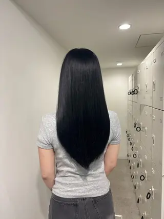 ロング 韓国レイヤー透明感 艶カラー美髪縮毛矯正のヘアスタイル