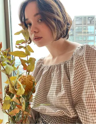 ショート カラー 透明感♡︎♡︎ 佐々木早苗のヘアスタイル