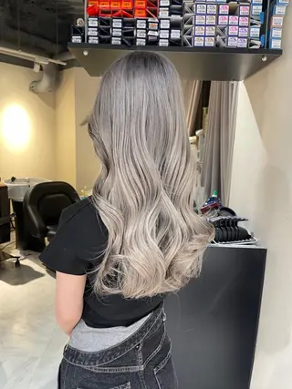ロング カラー 渋谷🤍ブリーチ エクステ🤍アミルのヘアスタイル
