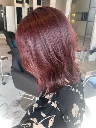 ミディアム カラー AKI 🐉のヘアスタイル