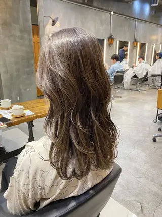 セミロング カラー 透明感カラー🌿 グレージュ🐺陽介のヘアスタイル