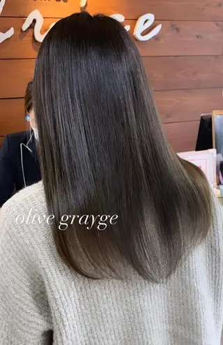セミロング レイヤー/艶髪カラー 森本くるみのヘアスタイル