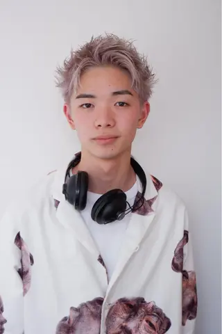 カラー メンズ 本田 央介のヘアスタイル