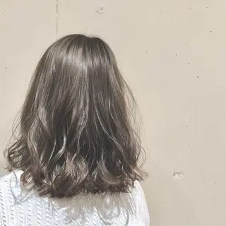 セミロング カラー NATSUMI AR.MARAのヘアスタイル