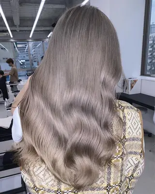 セミロング カラー ブリーチ 透明感HIDEのヘアスタイル