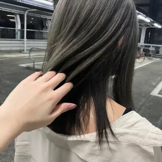 カラー white.梅田 デザインカラー🦄のヘアスタイル