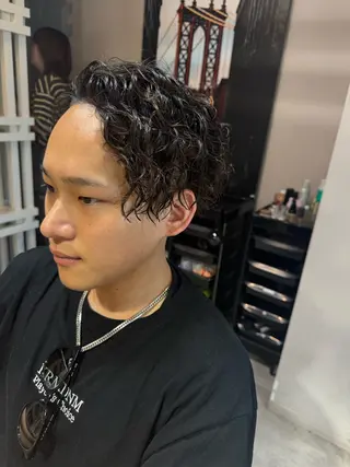 ミディアム パーマ メンズ 似合う髪型見つけます AYAKAのヘアスタイル