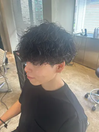 ショート パーマ 黒川 怜慈のヘアスタイル