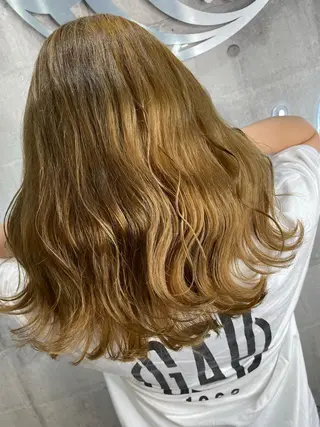 ロング カラー パーマ ヘアアレンジ メンズ キッズ ネイル マツエク・マツパ アイブロウ 韓国/顔周り/透明感 /レイヤー/ひなたのヘアスタイル
