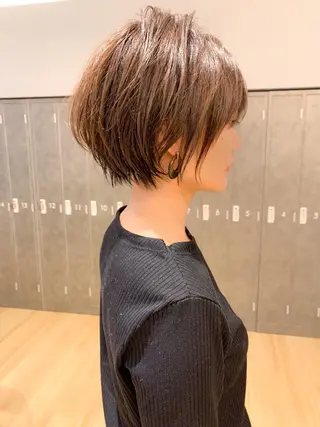 ショート カラー 小濱 ありすのヘアスタイル