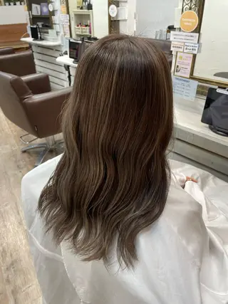 カラー Yunoka/切りっ ぱなし/顔まわりのヘアスタイル