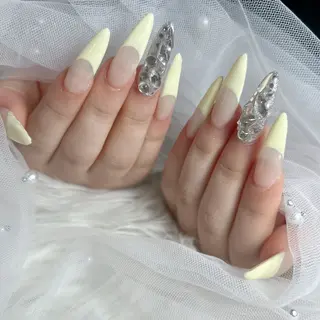 ネイル LAVISH momoneのネイルデザイン