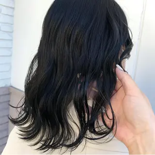 セミロング カラー 足立 千咲のヘアスタイル