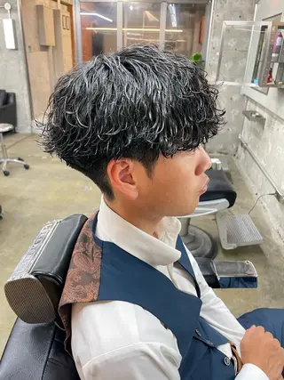 ショート カラー パーマ ヘアアレンジ メンズ 亀井隆汰/メンズ専門 パーマ/フェード可のヘアスタイル