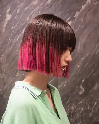 ミディアム カラー レイヤー/ブリーチ iwamiya岩見谷のヘアスタイル