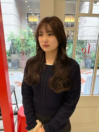 ロング 魚谷 綾渚のヘアスタイル