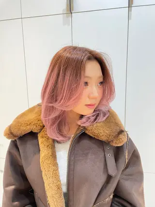 セミロング カラー ヘアアレンジ 艶カラー✨縮毛矯正✨ 翁長孝輔のヘアスタイル