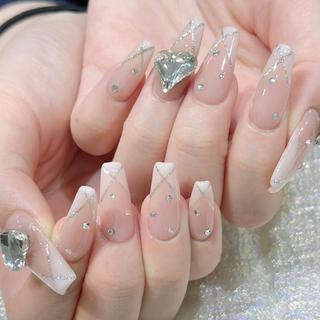ネイル Queens テイのネイルデザイン