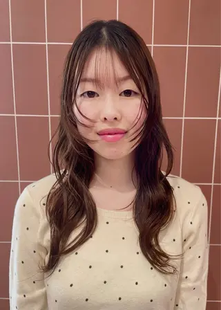 ロング chisato☁️ カットカラーモデルのヘアスタイル
