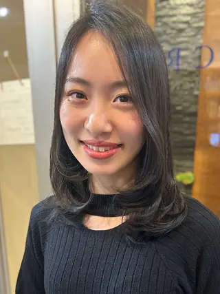 ロング Reina .のヘアスタイル
