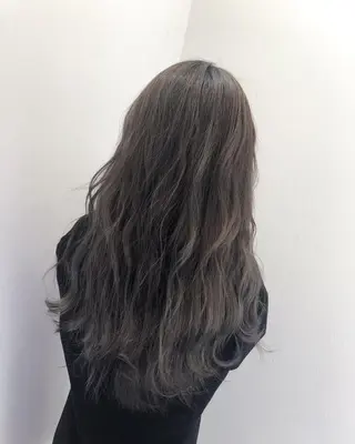 ロング カラー 白井 つづりのヘアスタイル