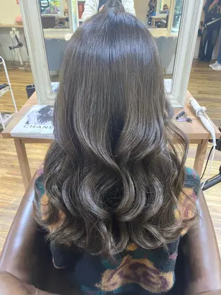 ロング カラー 服部 樹季のヘアスタイル