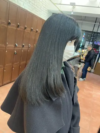 ロング 佐々木 郁実のヘアスタイル