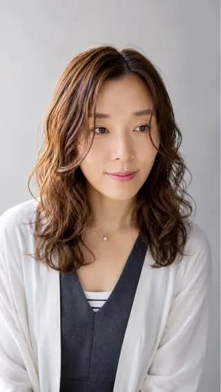 ミディアム パーマ 岩崎 唯人のヘアスタイル