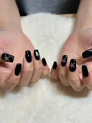 ミディアム yuka ⭐︎のネイルデザイン