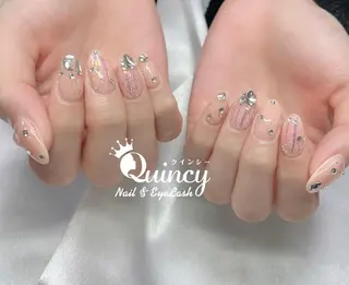 セミロング Quincy ネイル&アイラッシュのマツエク・マツパデザイン