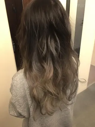 セミロング ロング カラー 上原 聡良(akira)のヘアスタイル