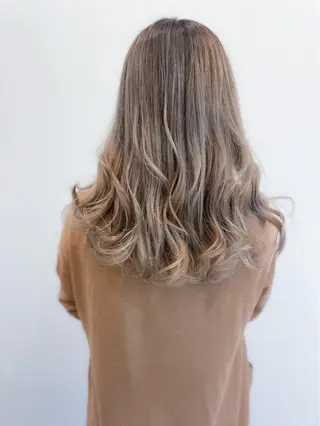 セミロング カラー Luxbe hakataのヘアスタイル