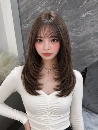 セミロング カラー パーマ ヘアアレンジ 🤍韓国風レイヤー/ 艶髪🤍鳥越美羽のヘアスタイル