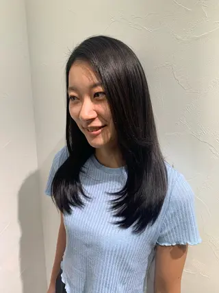 セミロング 髪質改善×艶カラー 🌼Haru🌼のヘアスタイル