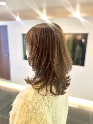 ミディアム カラー チーフデザイナー 若林　麻衣のヘアスタイル