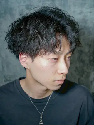 ミディアム 岩間 佳祐のヘアスタイル