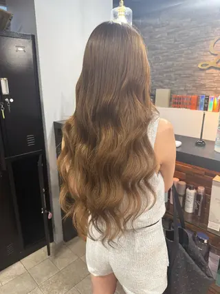 ロング RIEブリーチ& エクステ特化型のヘアスタイル