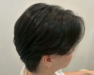 ショート センターパート 韓国ヘア・綾也のヘアスタイル