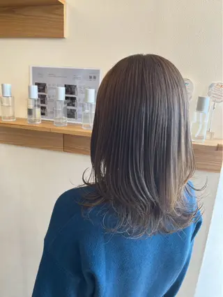 ミディアム 根本 奈緒のヘアスタイル