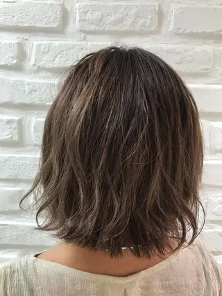ミディアム カラー 【暖色カラー特化】 中山由梨のヘアスタイル